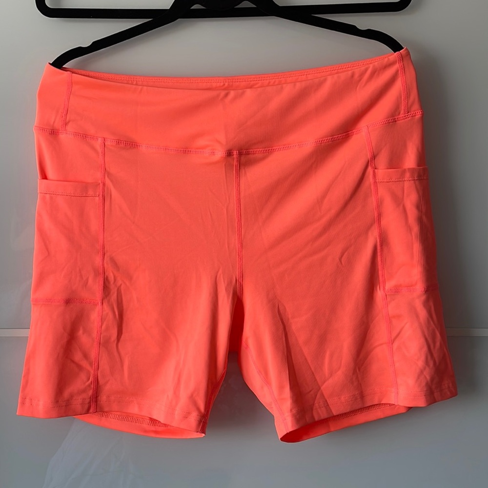Got to go!! NWT SHEIN Plus biker shorts with pockets - Size 1XL